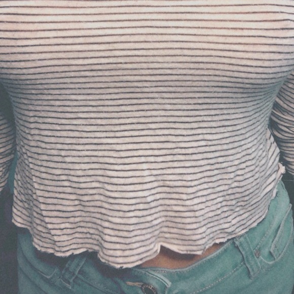 Black and white striped crop top/shirt - Picture 1 of 1